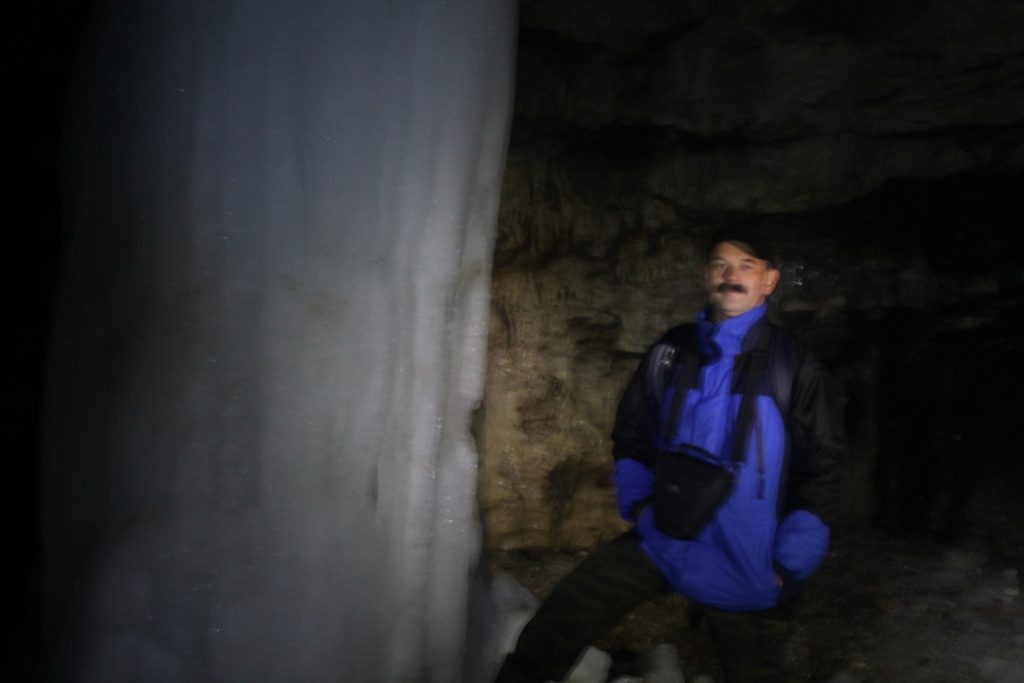 Ледник в пещере