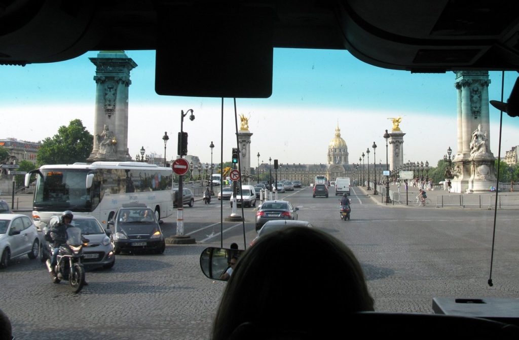 По Парижу на автобусе