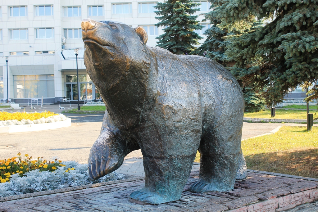 Памятник пермскому медведю