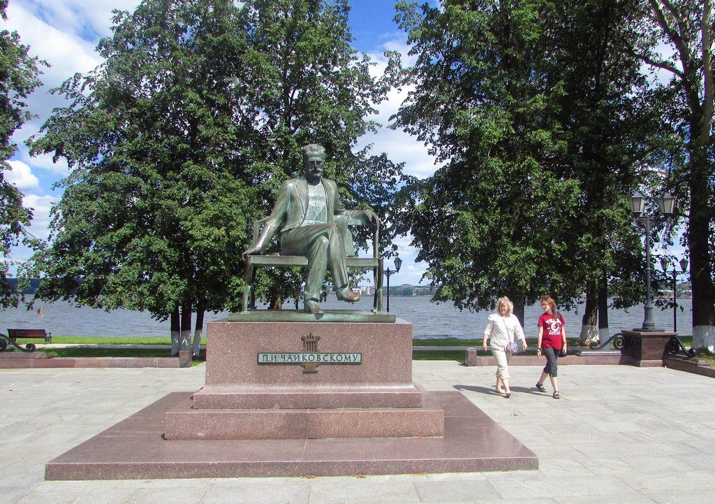 Памятник великому русскому композитору