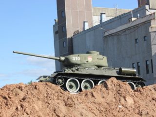 Танк Т-34-85 в Марковском